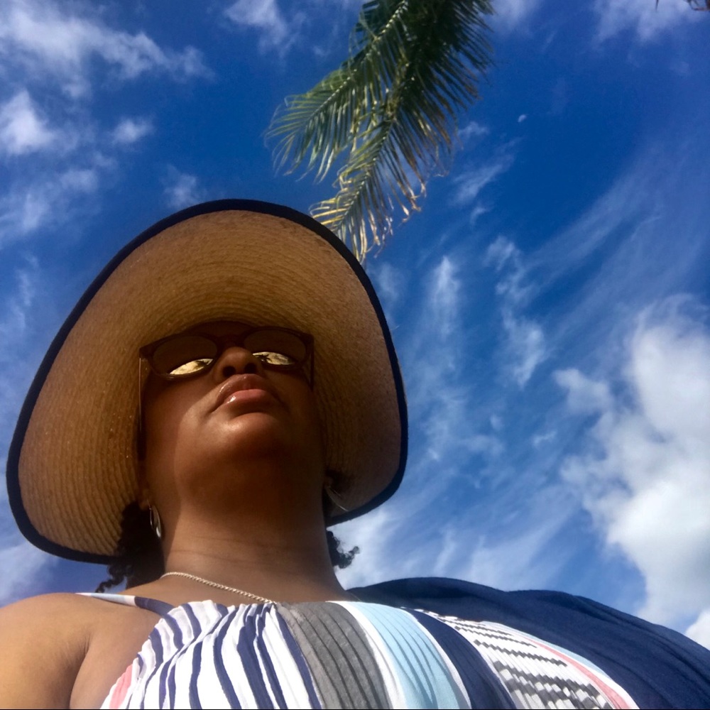 Meet your Posher, Yves